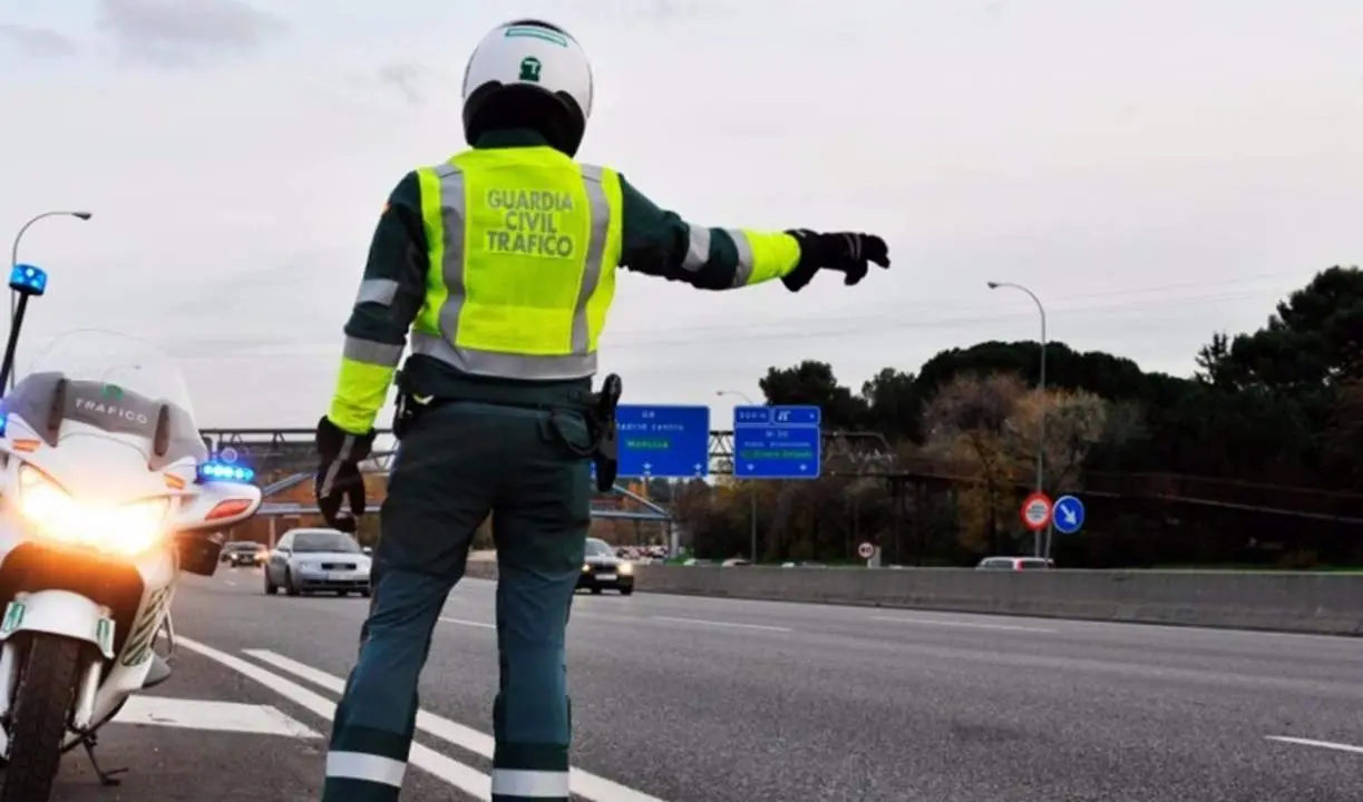 Control de tr&aacute;fico de la Guardia Civil. - GC