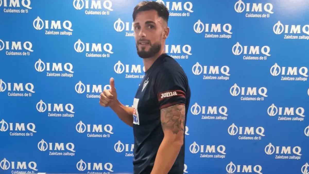 Glauder, en el reconocimiento m&eacute;dico con el Eibar. - SD Eibar