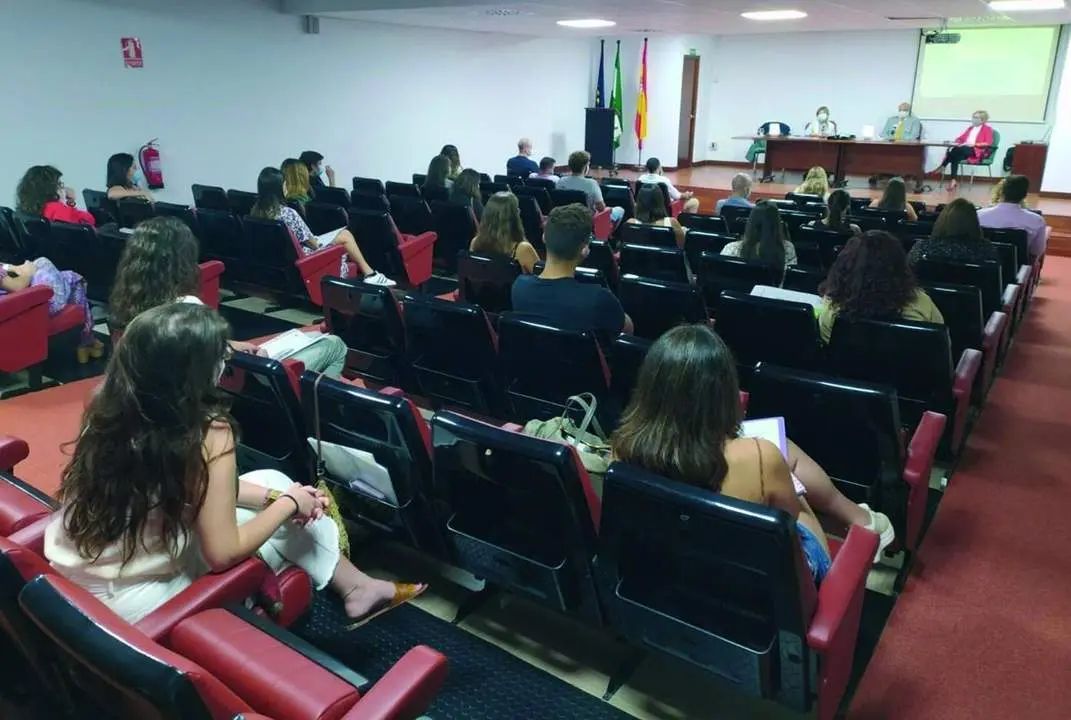 Acto de bienvenida de los 30 residentes que inician sus pr&aacute;cticas en el Distrito Sanitario Bah&iacute;a de C&aacute;diz-La Janda el pasado a&ntilde;o.  - A. I.