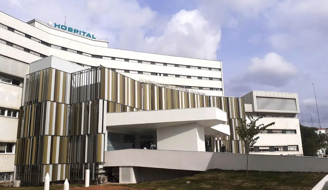Fachada del Hospital Virgen Macarena de Sevilla. - Europa Press
