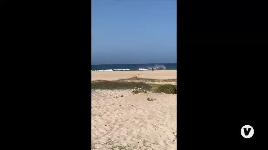 Dos detenidos en Tarifa tras desembarcar en la playa con 300 kilos de hach&iacute;s