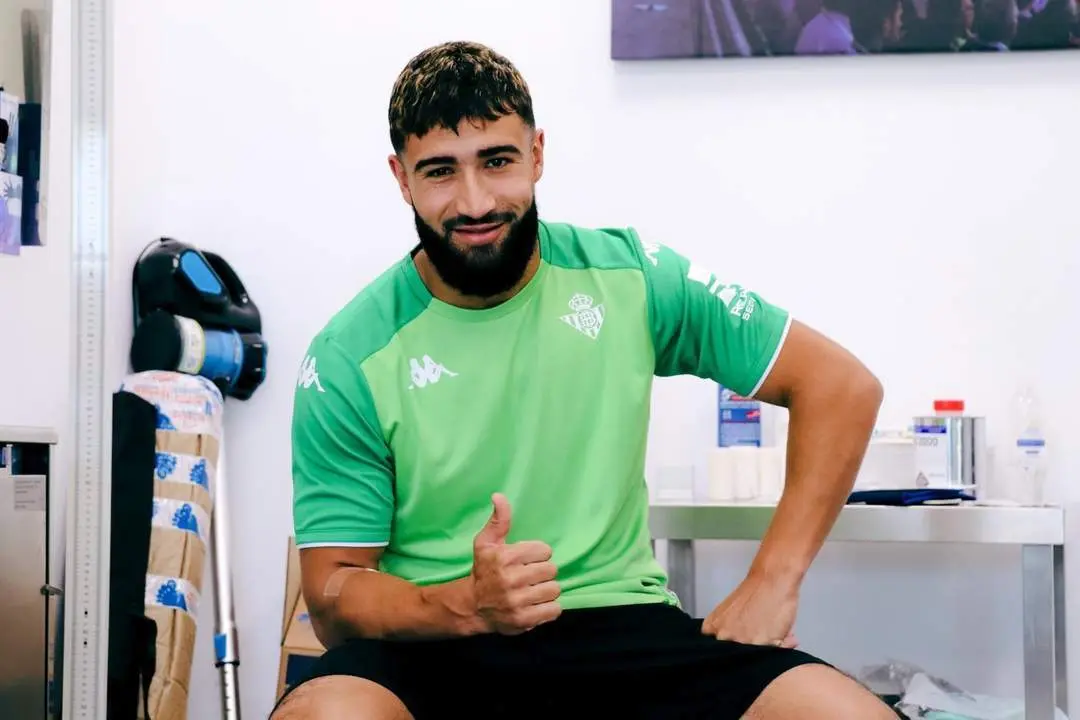 Nabil Fekir durante el reconocimiento m&eacute;dico con el Real Betis.  - rbb