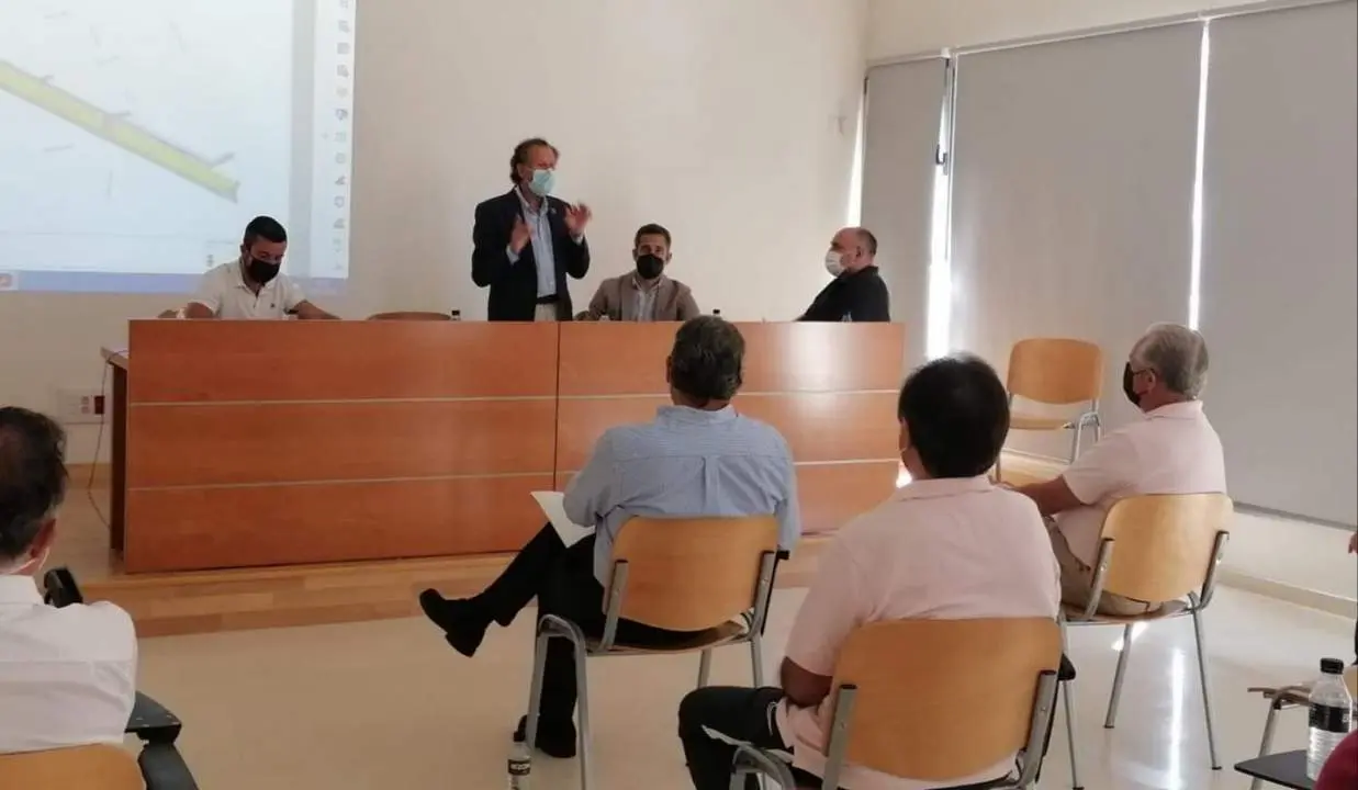 Reuni&oacute;n del alcalde con los empresarios de la zona. - A.I.