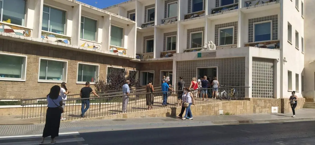 Centro de Salud Cayetano Rold&aacute;n. - A.I.