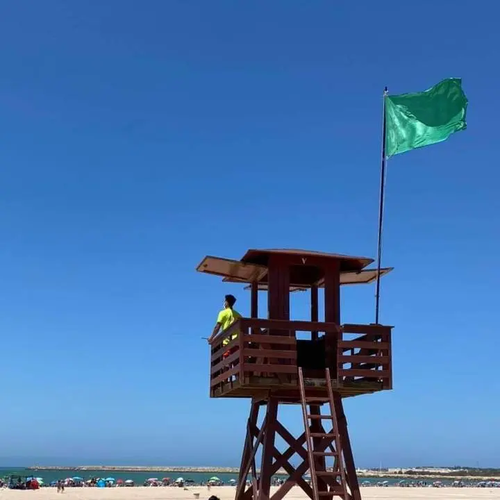 Puesto de socorristas en El Puerto (imagen de archivo). - L.M.M.