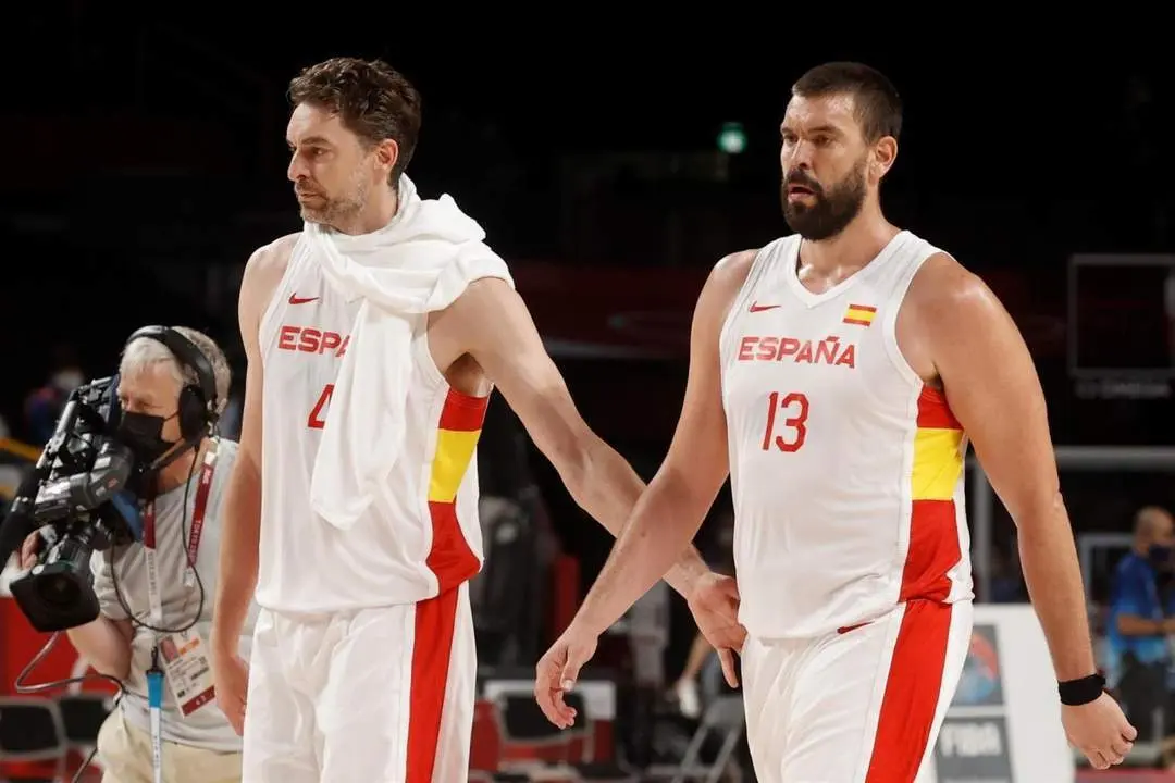Pau y Marc Gasol. - EFE