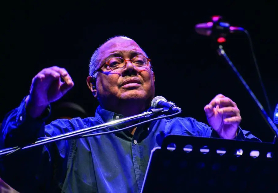El veterano m&uacute;sico Pablo Milan&eacute;s presentar&aacute; el s&aacute;bado D&iacute;as de Luz.  - Viva Ja&eacute;n.