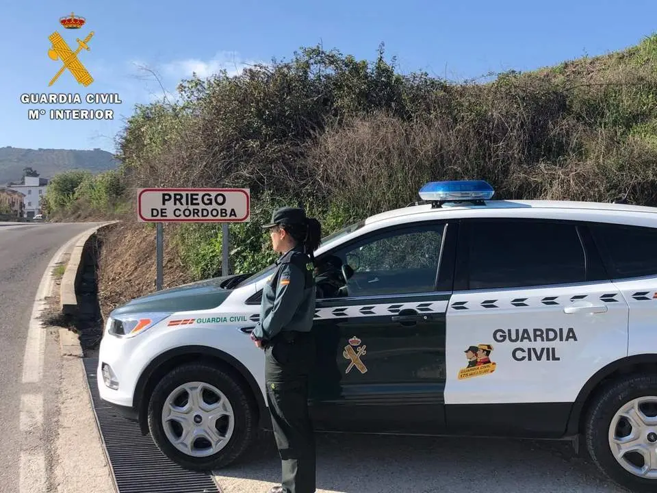 Una patrulla de la Guardia Civil en Priego de C&oacute;rdoba. - GUARDIA CIVIL