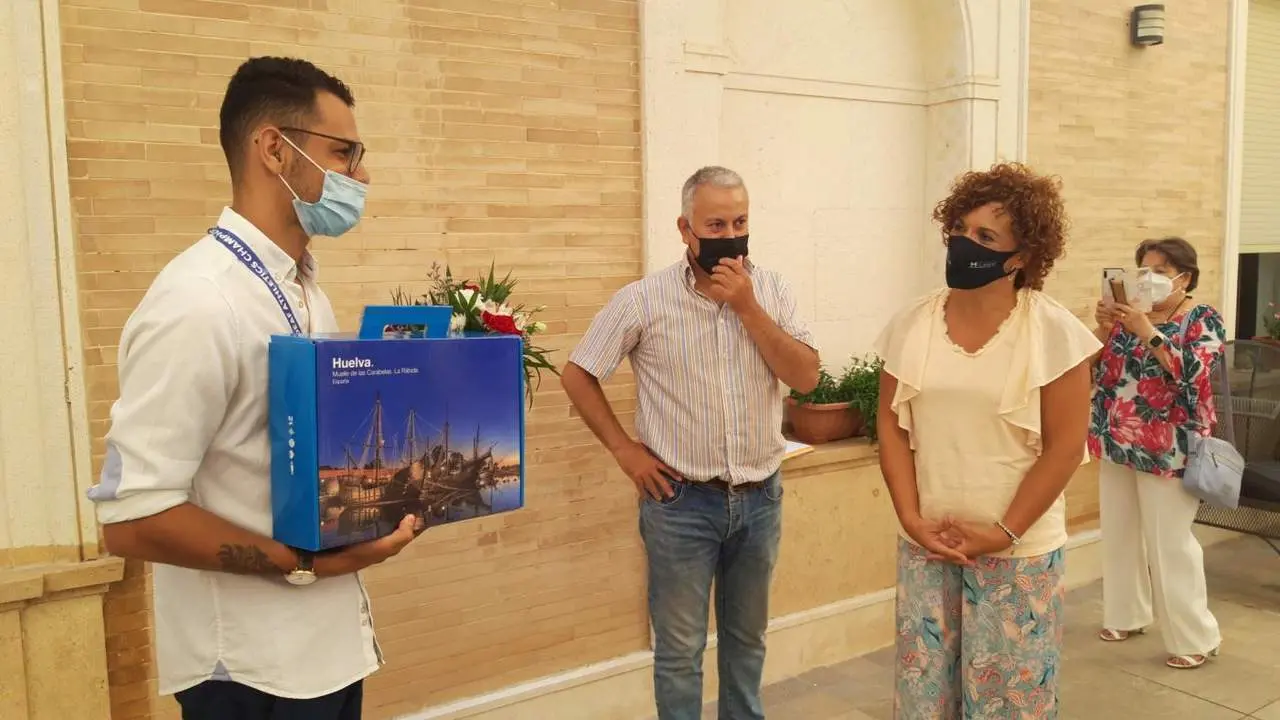 Lim&oacute;n recibe a Ionut Antonio Ac&iacute;n. - VH