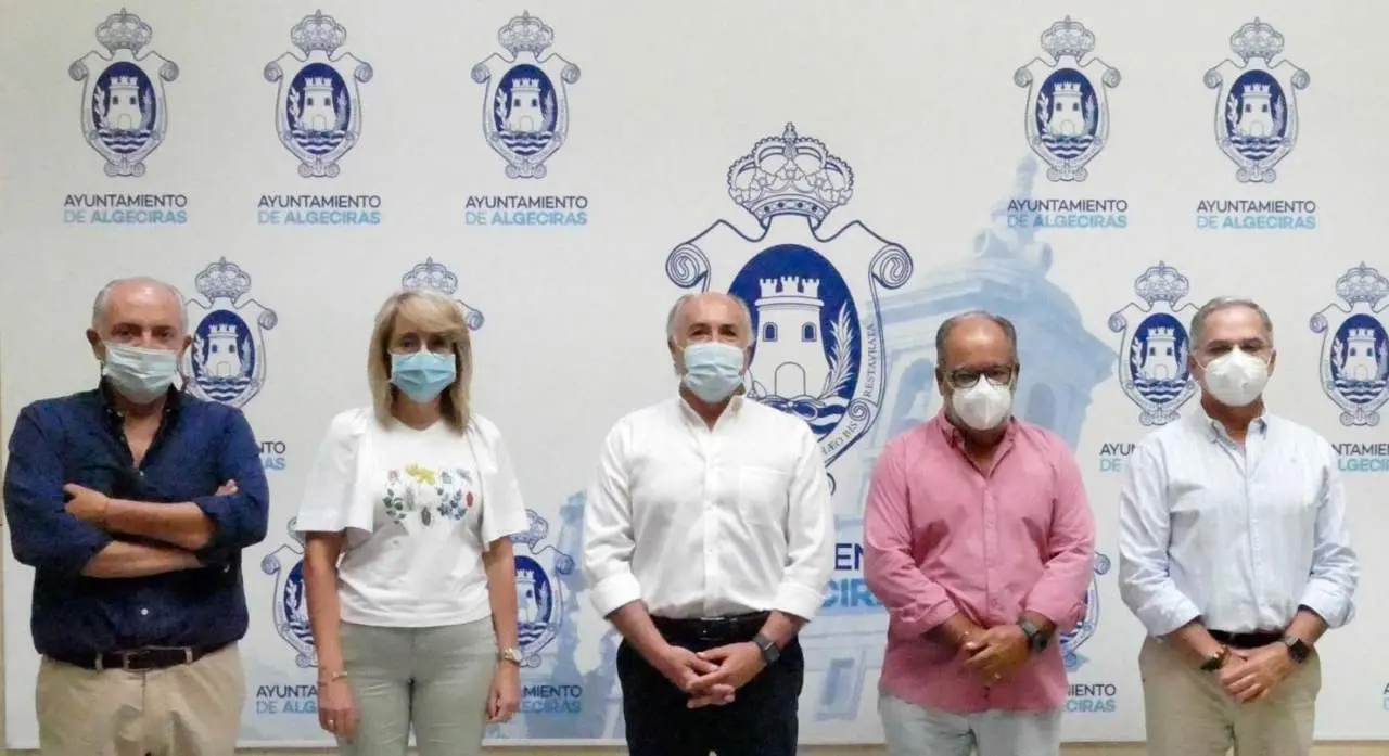 Encuentro en el Ayuntamiento. - A. I.