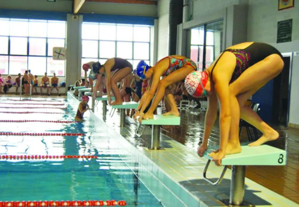 Piscina del Patronato de Deportes. - V.M.