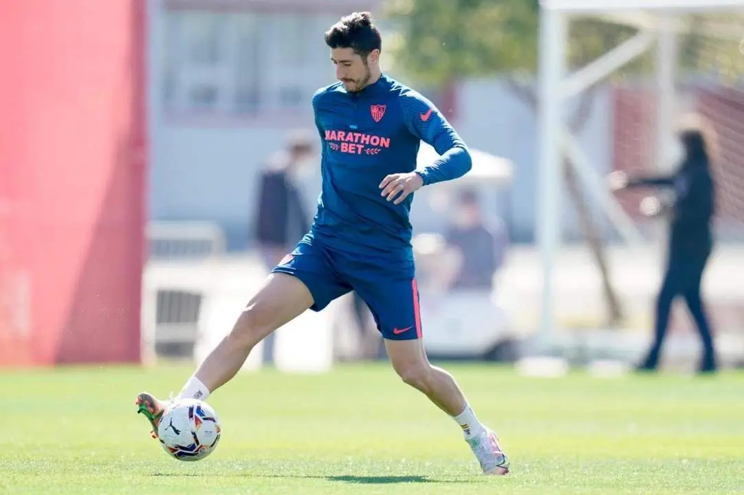 Sergio Escudero durante un entrenamiento en la ciudad deportiva. - sfc
