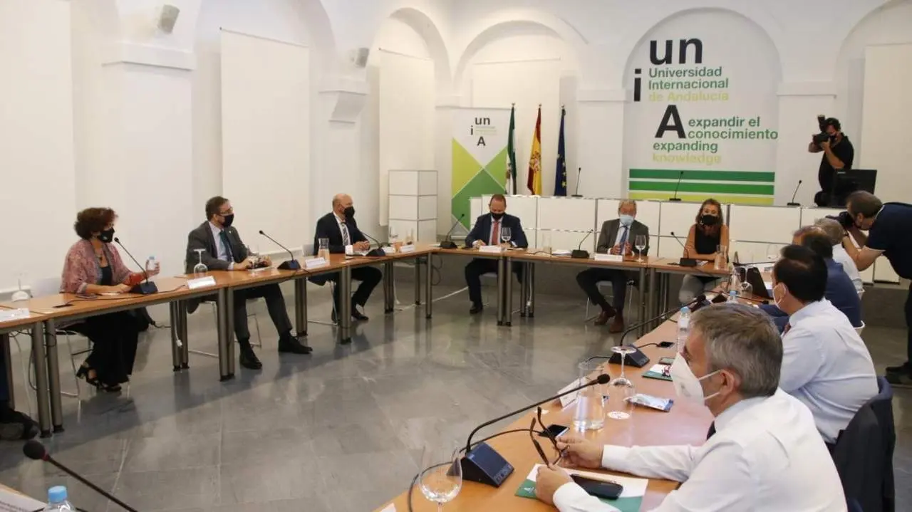 Junta y rectores apuestan por un curso con m&aacute;xima presencialidad. - Europa Press