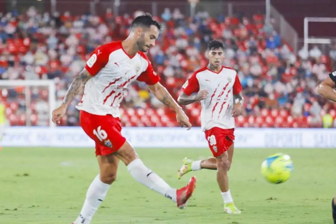 Lazo en una acci&oacute;n del partido - LLS