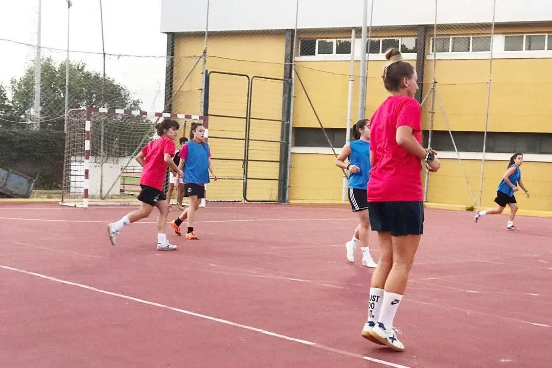 Las jugadoras de Luci Feri Fanum entrenando en la Pista Aire Libre de El Picacho  - LFF