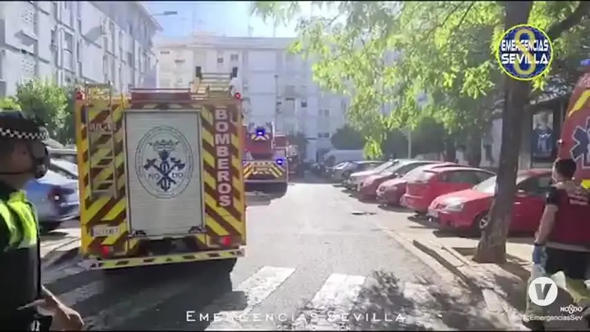 Cinco personas hospitalizadas tras el incendio de una vivienda en Sevilla