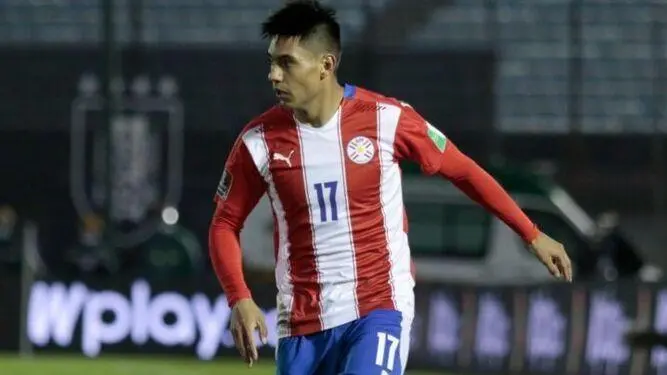Arzamendia durante un partido de la selecci&oacute;n de Paraguay - 