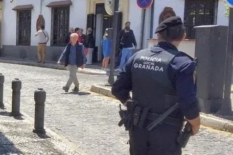 Imagen de archivo de efectivos de la Polic&iacute;a Local de Granada. - Polic&iacute;a Local
