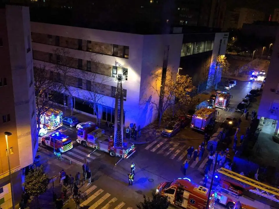 Imagen de archivo de la noche de Reyes, cuando la residencia sufri&oacute; un grave incendio.  - EP