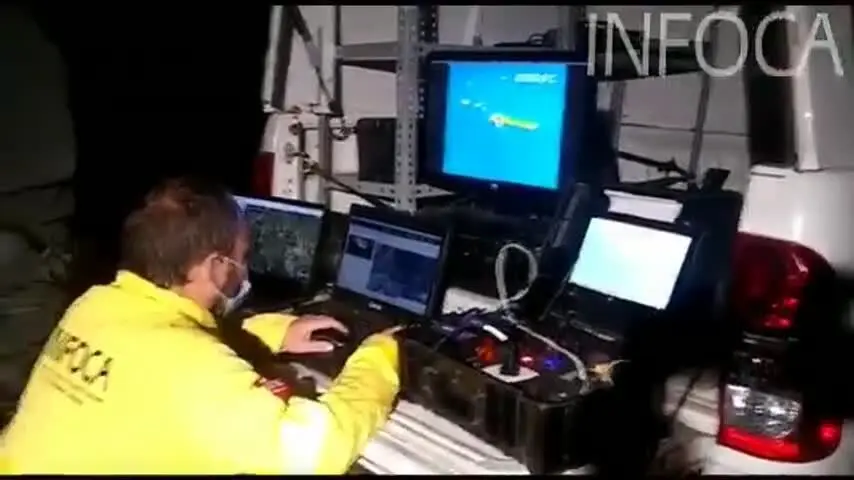 Nuevos desalojos elevan a 1.054 el n&uacute;mero de evacuados por el incendio de Sierra Bermeja