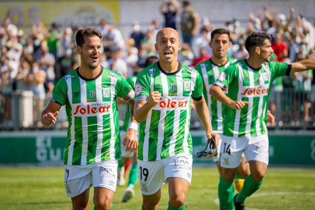 Toni Garc&iacute;a no puede disimular su alegr&iacute;a tras anotar el 1-0, marcador final, en el minuto 5 - ASCF