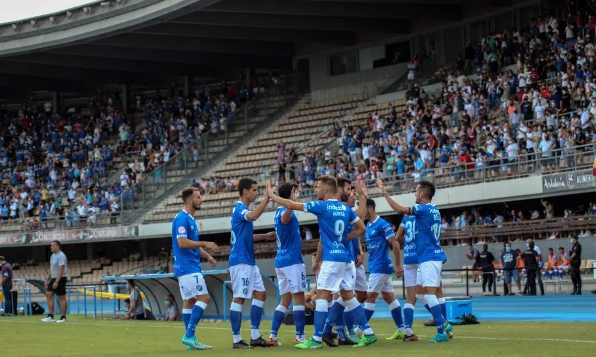 El Xerez DFC celebra el gol de Antonio Bello en la primera jornada en Chap&iacute;n. - Teresa Salas
