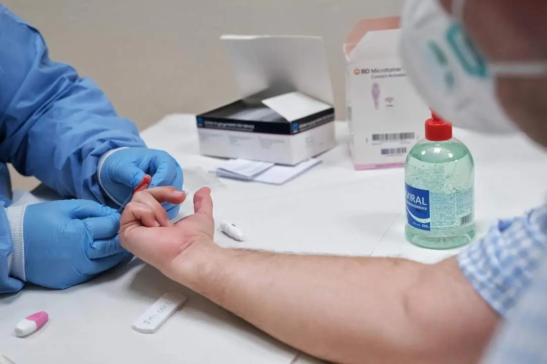 Realizaci&oacute;n de un test de coronavirus. - Junta de Andaluc&iacute;a