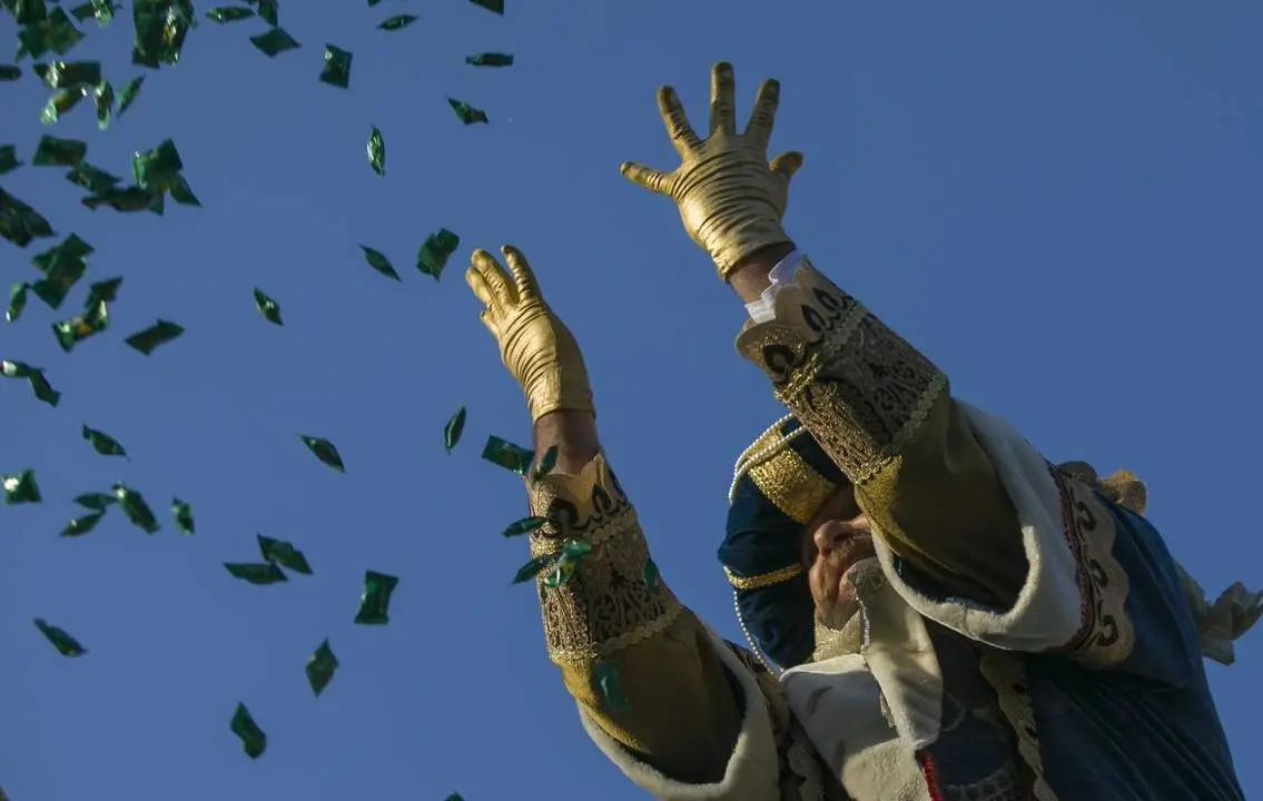 Cabalgata de Reyes de Sevilla. - AI
