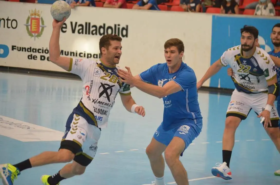 Chen Pomeranz en un partido de esta temporada - | &Aacute;ngel Xim&eacute;nez Puente Genil