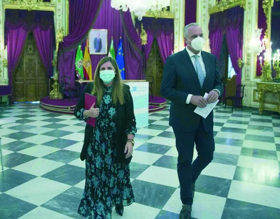 Irene Garc&iacute;a y Juan Carlos Ruiz Boix miden fuerzas hoy en la elecci&oacute;n de delegados al congreso federal.  - A. I.