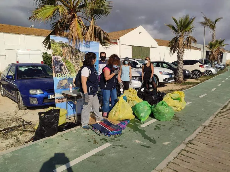 Jornada de limpieza en el entorno del R&iacute;o Barbate. - A.I.