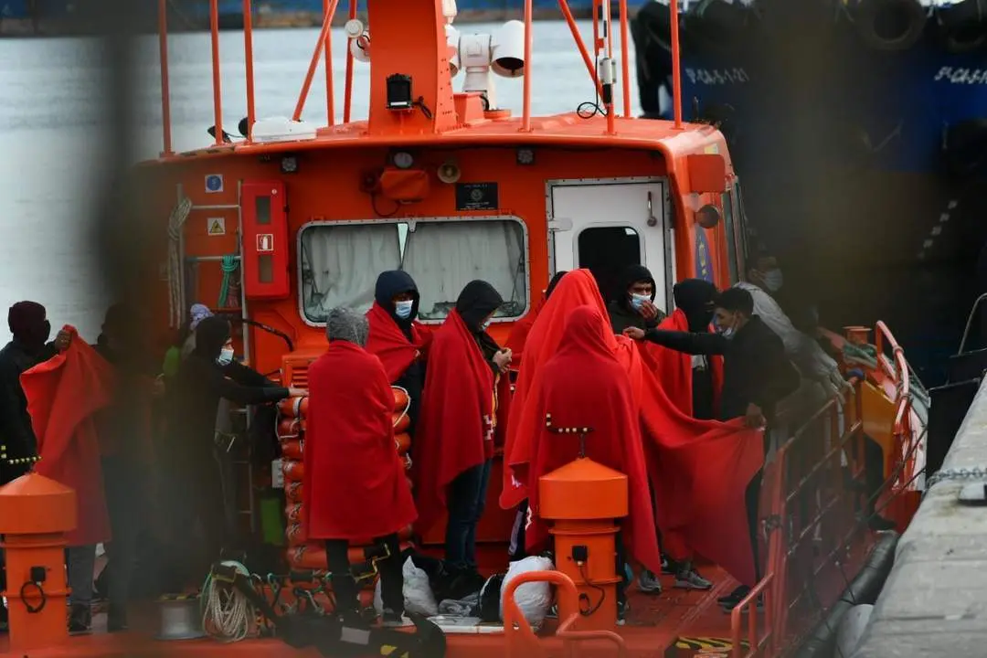 Personas rescatadas por Salvamento Mar&iacute;timo. - Antonio Sempere - Europa Press