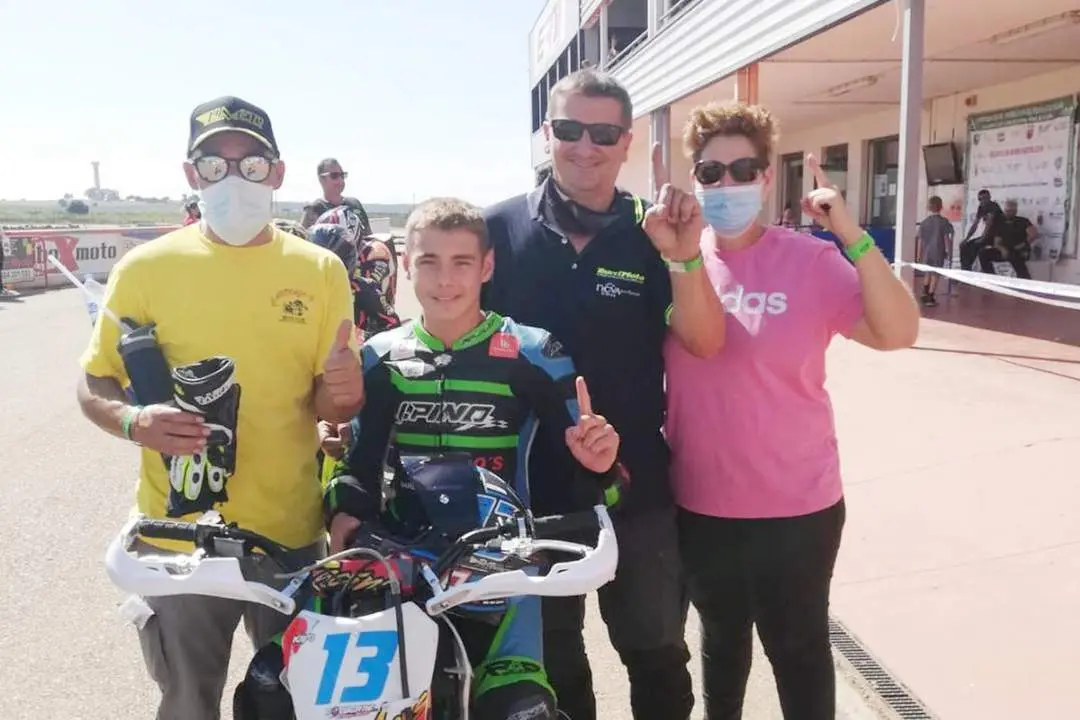 El joven piloto sanluque&ntilde;o Iv&aacute;n Fern&aacute;ndez, m&aacute;s que satisfecho por el &eacute;xito obtenido en Talavera La Real - A. I.