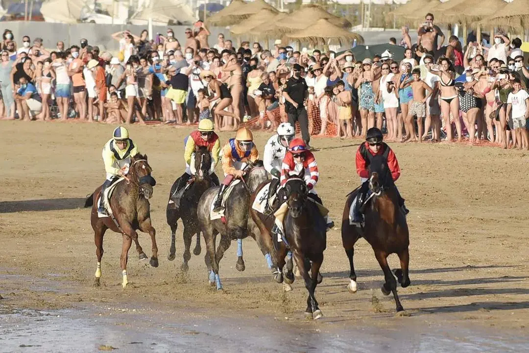 Las Carreras de Caballos de Sanl&uacute;car  generan turismo y econom&iacute;a para la ciudad - Jes&uacute;s Salido