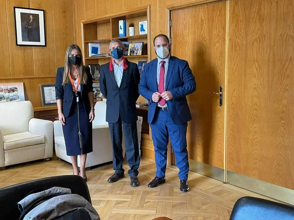 Reuni&oacute;n de Adri&aacute;n Vaca en Madrid. - A. I.