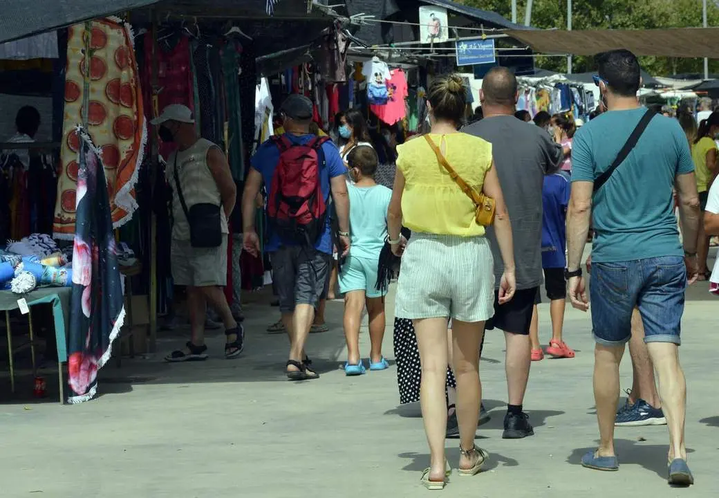 Mercadillo. - Viva Conil