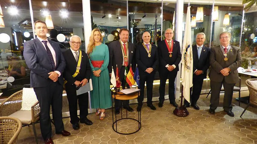 Ismael Mora, Dimas Rizzo, Carmen Fern&aacute;ndez, Carlos G&oacute;mez, Luis Tello, Manuel Ortiz, Alfredo Rubio y Jos&eacute; Luis S&aacute;nchez?Qui&ntilde;ones. - Cedida