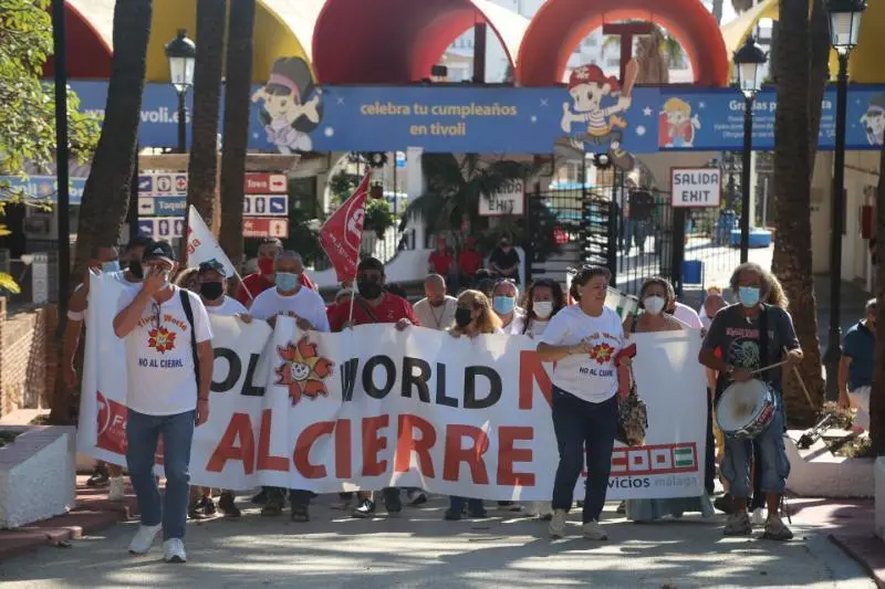 Concentraci&oacute;n protesta de los trabajadores de T&iacute;voli. - Ayto. Torremolinos