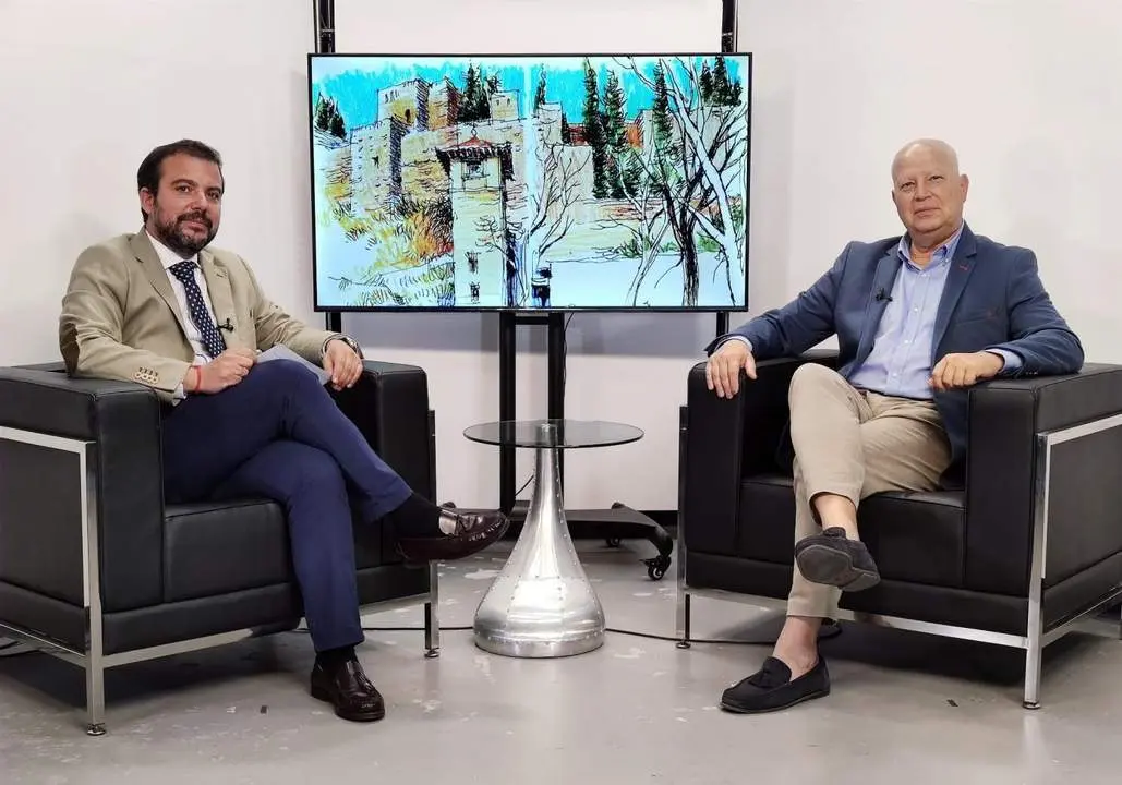 Javier Imbroda, entrevistado por Fernando del Valle en el programa &lsquo;La Alcazaba&rsquo;. - VM
