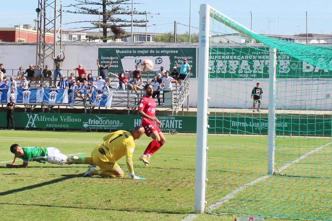 Miguelete tuvo el 2-0 muy cerca en esta acci&oacute;n del minuto 24 - Ra&uacute;l J. Bustillos