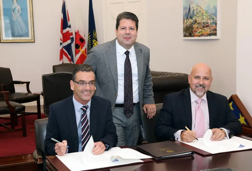 Firma del acuerdo. - A. I.
