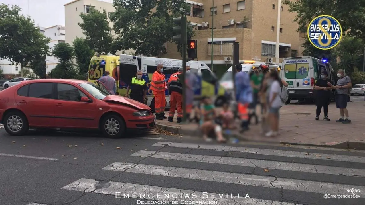 Archivo de imagen de un accidente de tr&aacute;fico en Sevilla.  - EUROPA PRESS