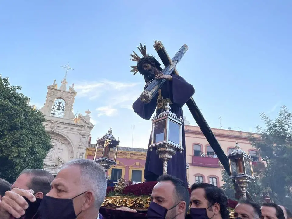 El Gran Poder, a su salida. - Jos&eacute; Manuel Pe&ntilde;a