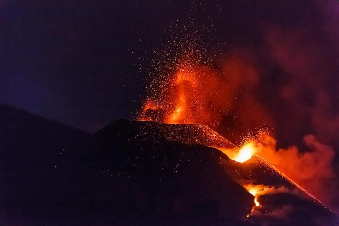 Lava y piroclastos emitidos por el volc&aacute;n de Cumbre Vieja. - ep