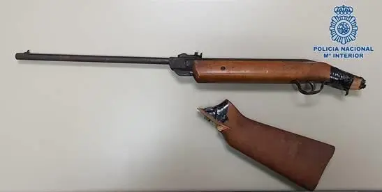 Imagen de archivo de una escopeta decomisada por la Polic&iacute;a. - POLIC&Iacute;A NACIONAL
