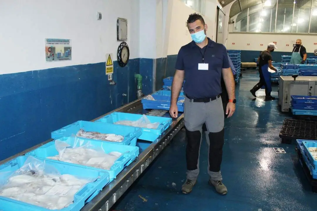 Jos&eacute; Ram&oacute;n Dom&iacute;nguez, jefe de inspecci&oacute;n de la Lonja de Sanl&uacute;car - Ra&uacute;l J. Bustillos