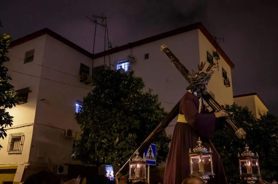 El Gran Poder a su llegada a Santa Teresa. - EFE