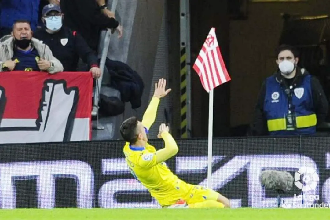 Salvi celebra el gol que marc&oacute; en Bilbao en el minuto 6 - LaLiga Santander