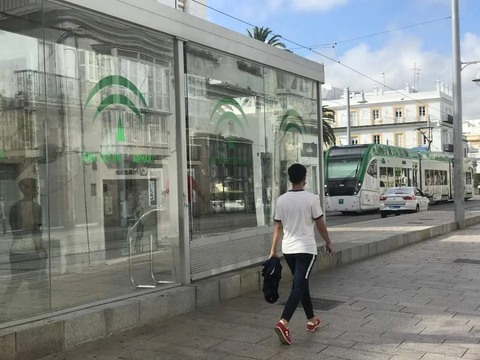 La Junta destina 40 millones de euros m&aacute;s al tranv&iacute;a. - 