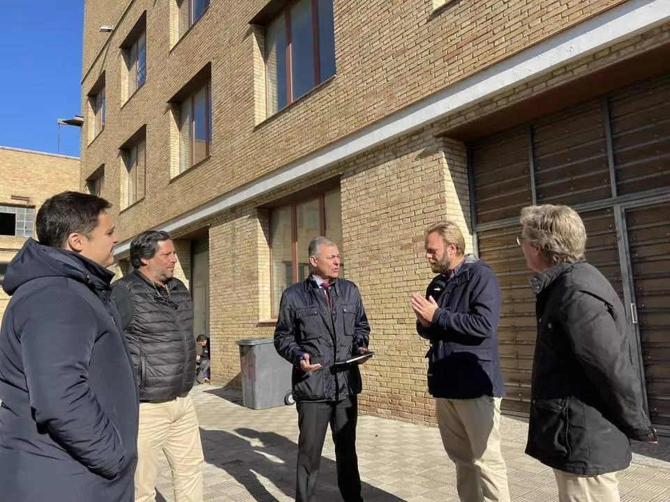 Sanz con los representantes de los empresarios de Hytasa. - PP